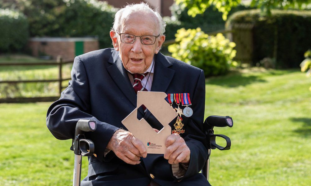 99 жастағы ардагер дәрігерлерге 35 миллион доллар жинады