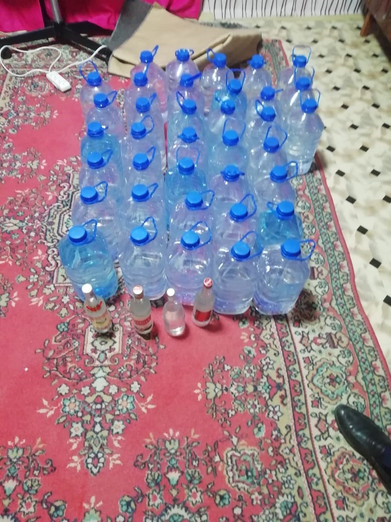 Қолдан арақ жасап сататындар айыппұлдан айылын жимайды