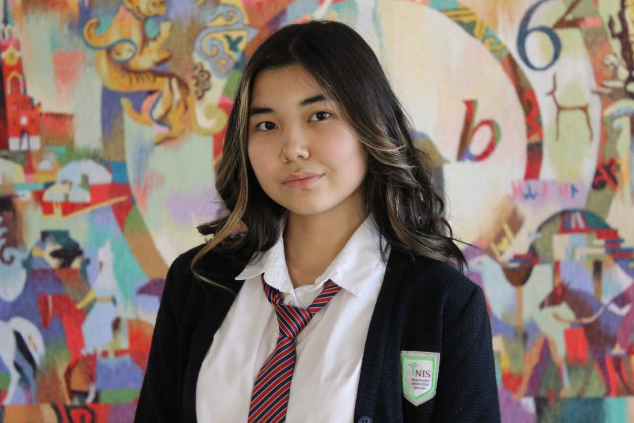 Онлайн байқауда озып шықты