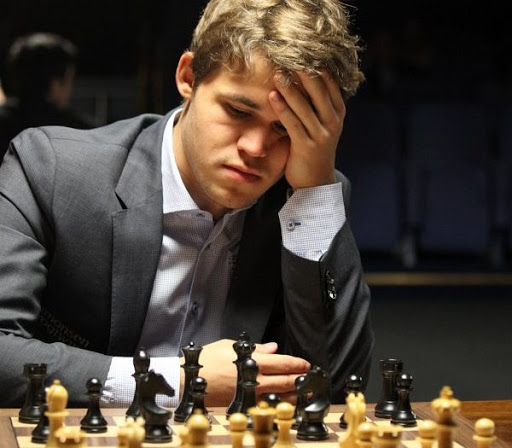 Магнус Карлсен көш бастап тұр