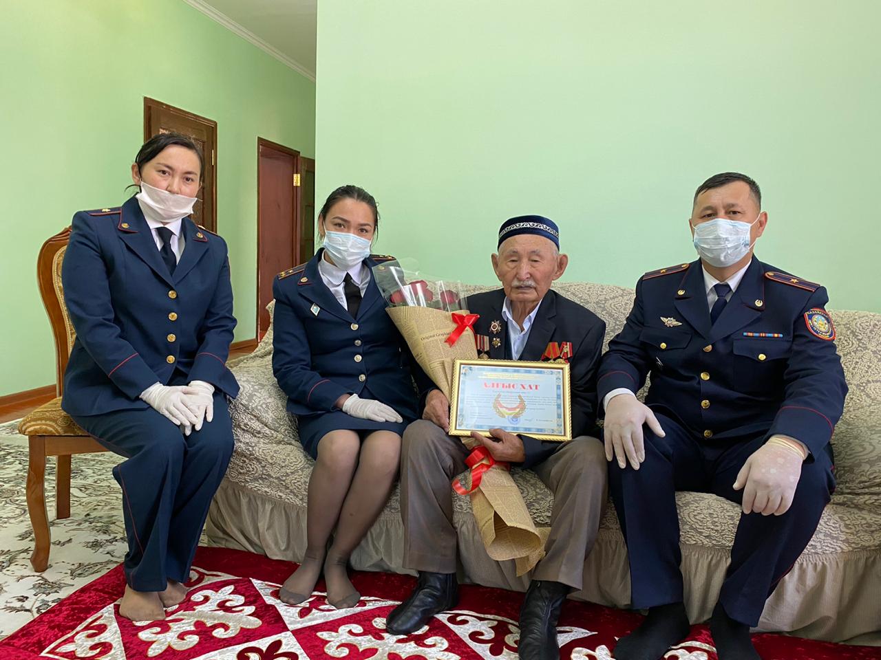 Ардагердің алғысын алды