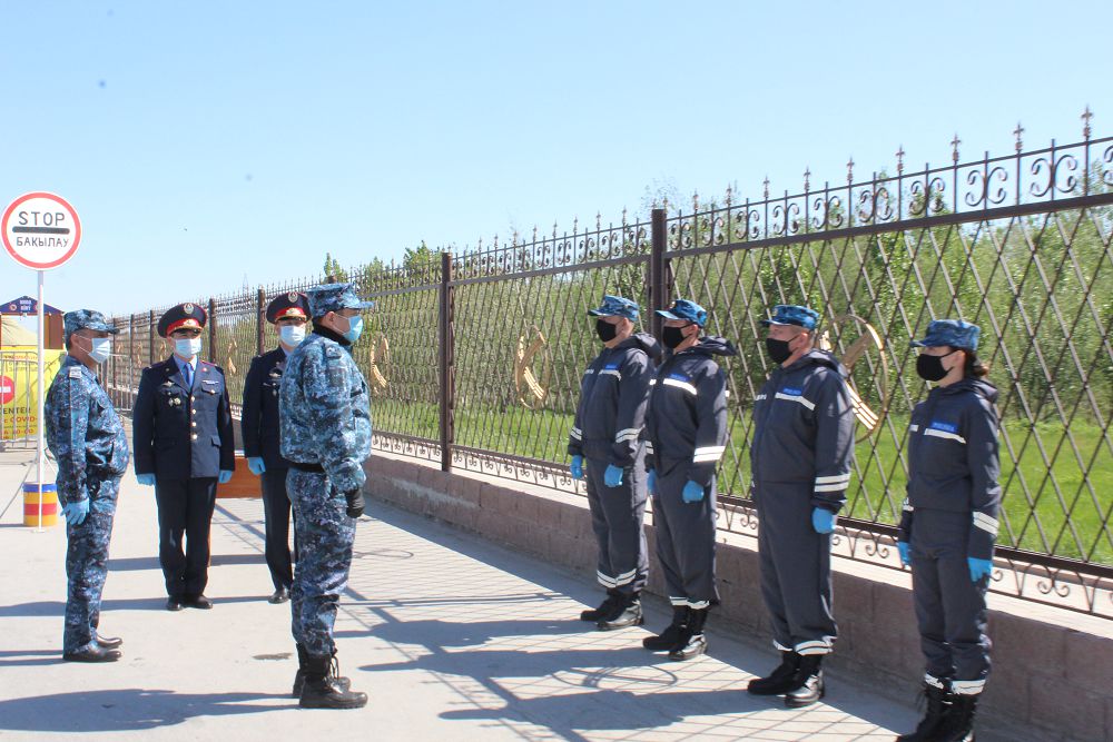 Қызылорда: Шендер мен төсбелгілер бекетте табысталды