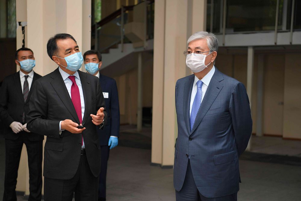 Қазақстан Президенті Әлеуметтік қызмет көрсету үйіне барды