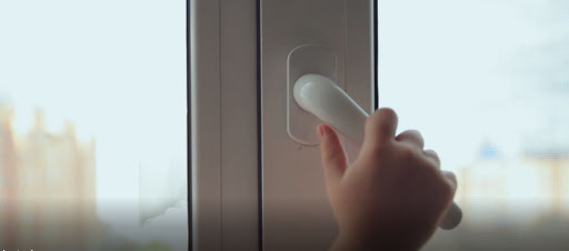 Жітіқарада 5 жасар бала 5-ші қабаттан құлап кетті