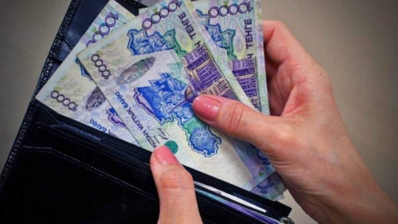 ЖТС-дағы өзгерістер қазақстандықтардың жалақысының көлеңкеге «тығылып қалуына» жол ашады
