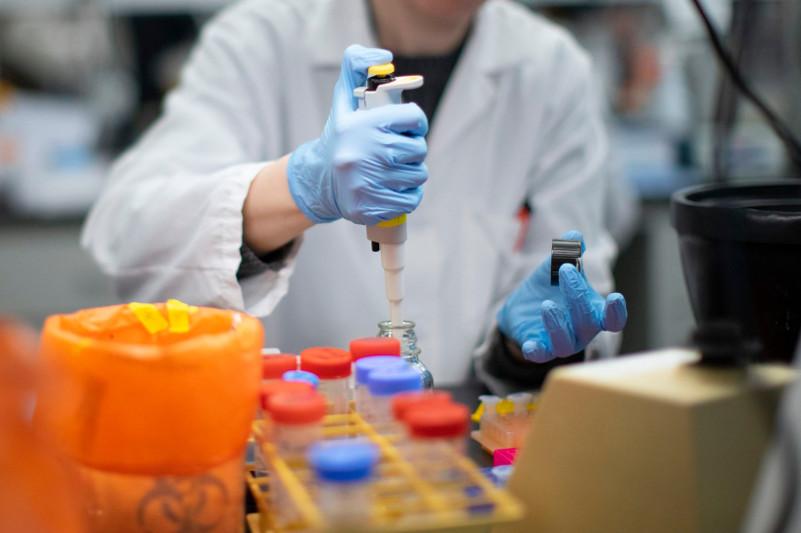 COVID-19: АИТВ жұқтырғандардың денсаулығы басты назарда тұр