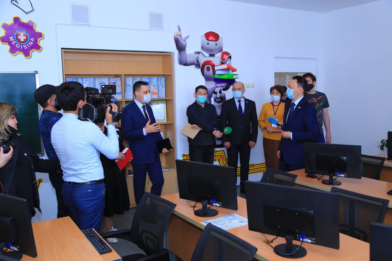 Қостанай ауданының мектептеріне 600 компьютер берілді