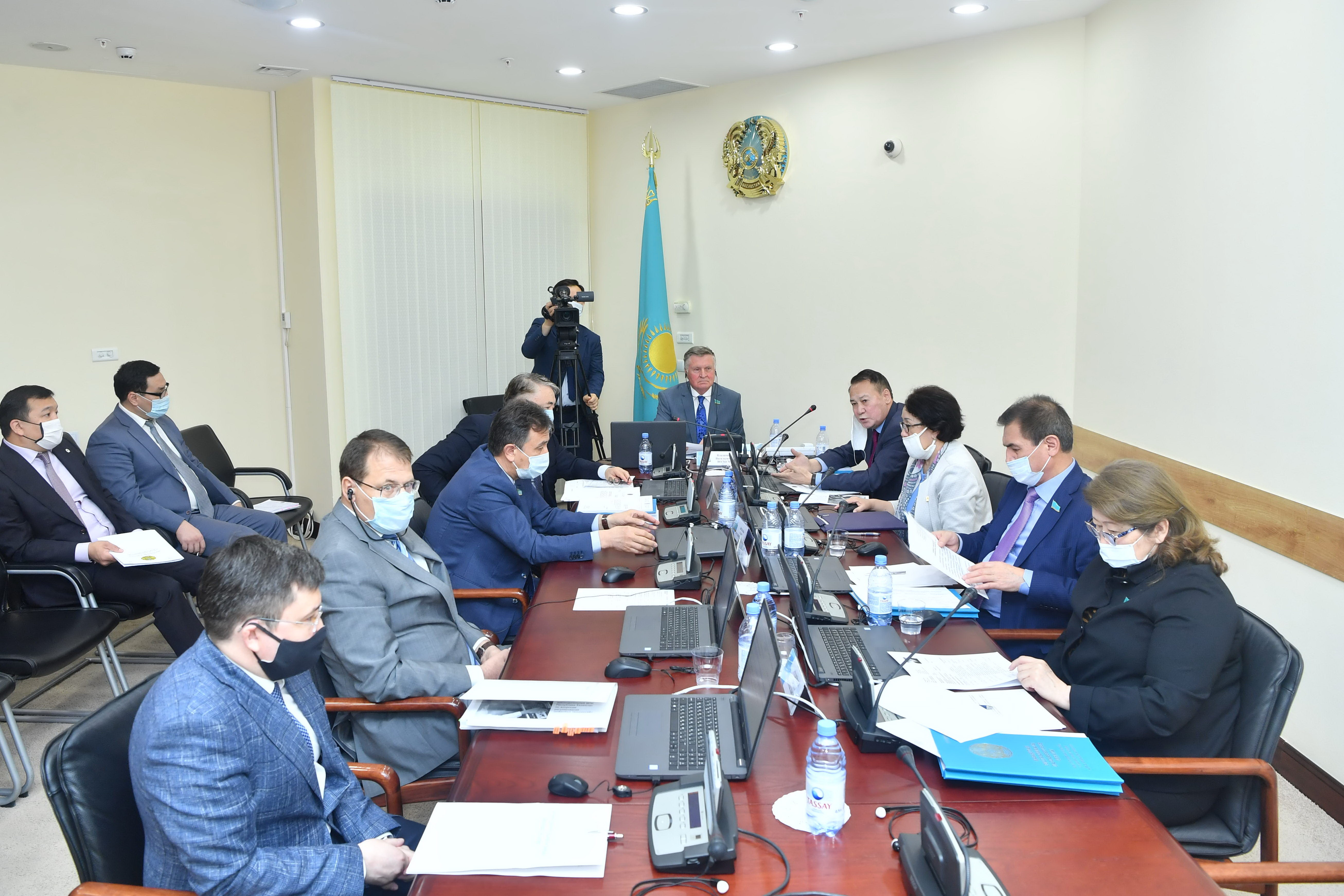 Сенаторлар мемлекеттік қызмет мәселелері жөніндегі заң жобасын талқылады