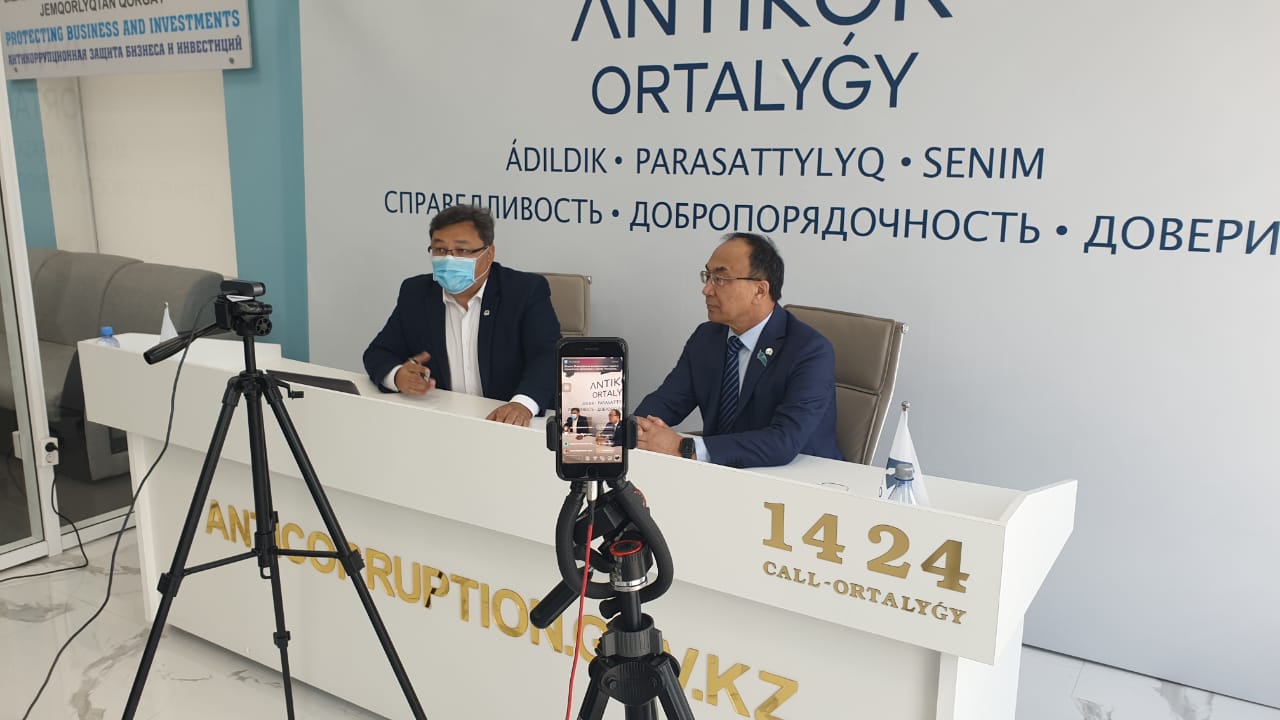 Қоғам және парасат: ЕҰУ ректоры онлайн-сұхбат берді