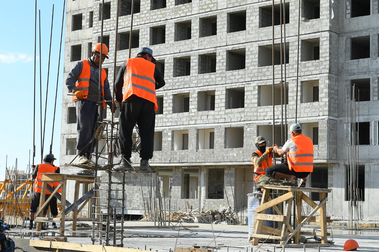 Астанада 34 жастағы құрылысшы жетінші қабаттан құлап кетті