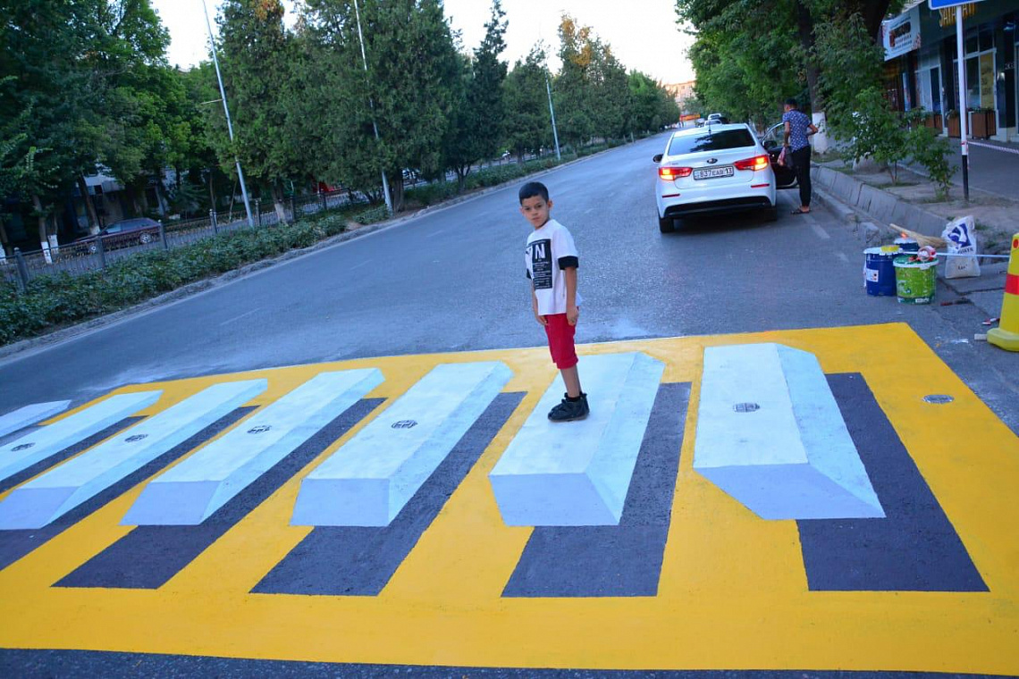 Ақтауда жаяу жүргіншілер жолына жөндеу жүргізілуде