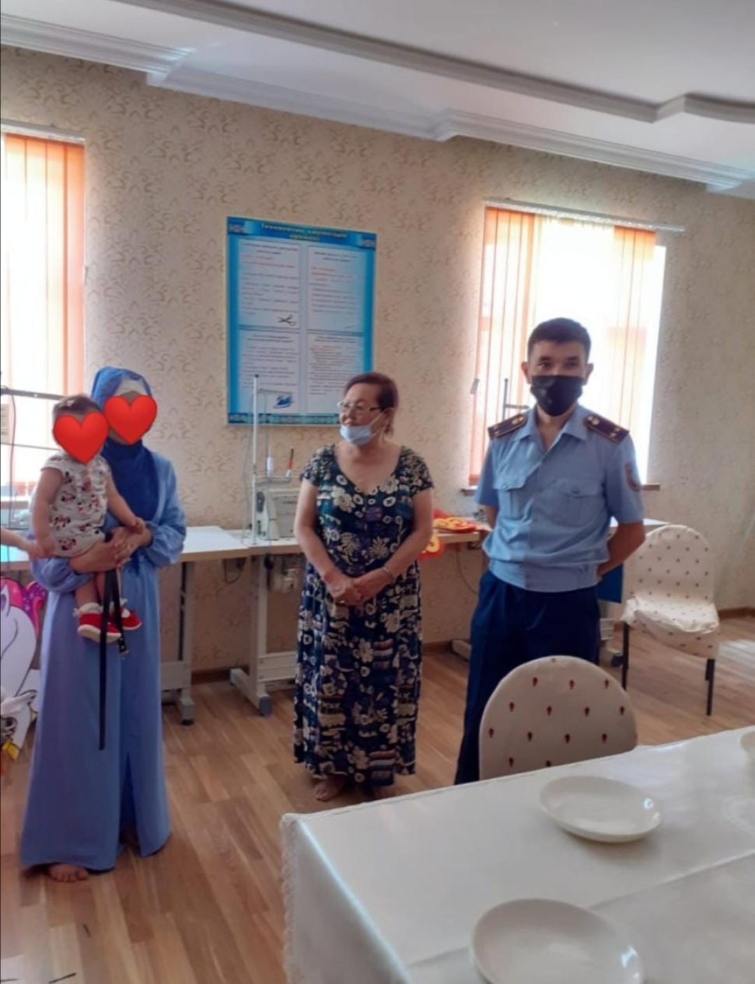 Қызылорда полицейлері балаларды құттықтады