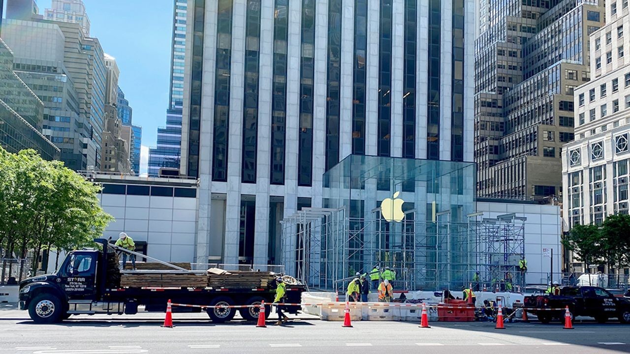 Apple Store дүкені не үшін қоршалуда?