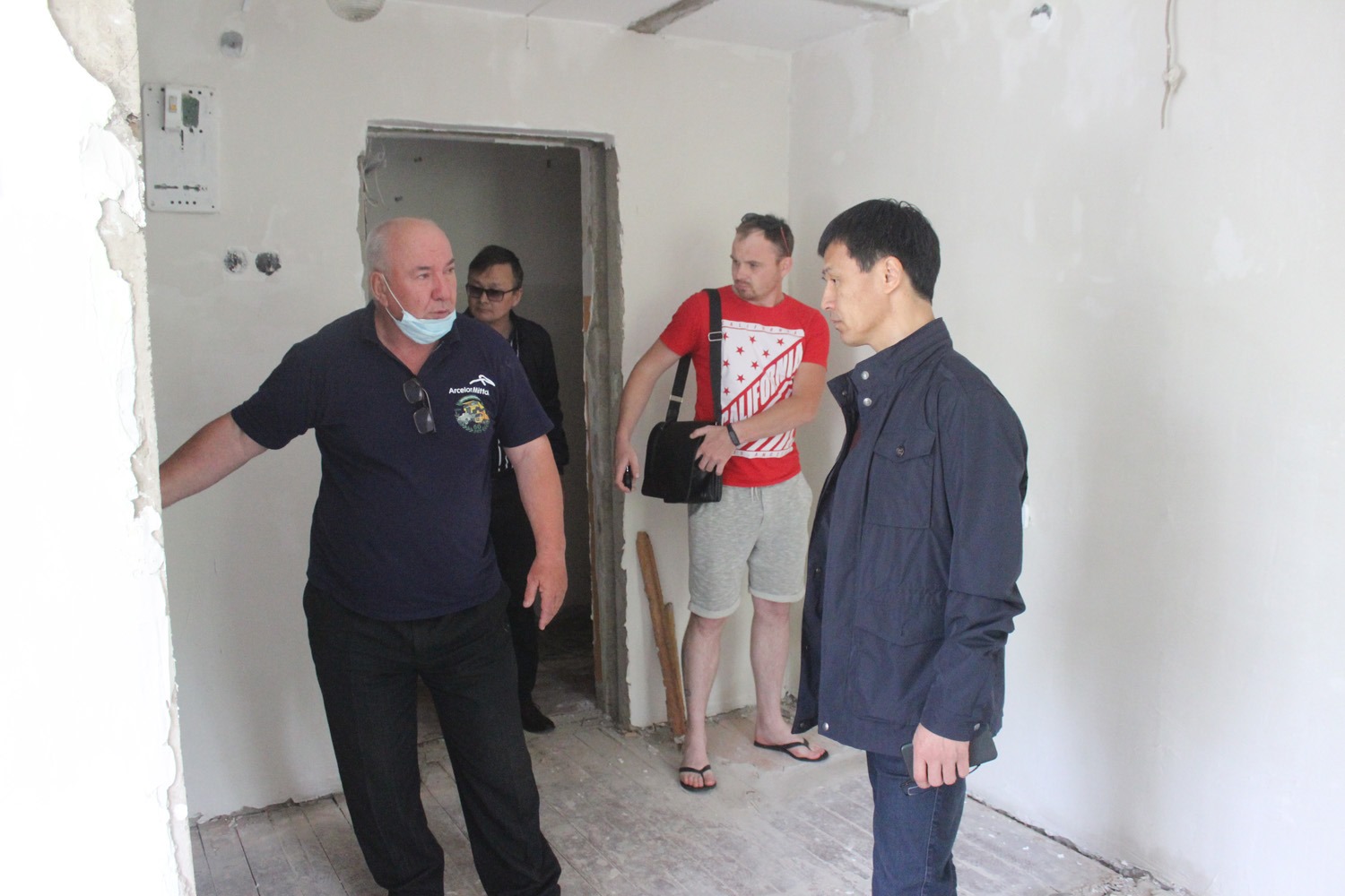 Сондай-ақ, «Ескек есу бойынша Теміртау МБЖОРМ» КММ жаттығу  залына, футбол алаңына және басқа да нысандарына жөндеу жүргізумен қоса жобада жергілікті су тоғанындағы дайындық базасын ретке келтіру де көзделген. Мұнда жөндеумен бірге жағалау желілерін реконструкциялау да қоса атқарылады, мұны жаттықтырушылар мен спортшылар талай жылдан бері күткен болатын.
⠀
«Спорт саласындағы қолға алынған жобалардың жүзеге асуы облыс басшылығының тікелей назарында. Сол себепті, жауапкершіліктің жүгін сезіне отырып, ортақ істің мүддесі үшін жергілікті әкімдіктермен, мердігерлермен тығыз қарым-қатынаста жұмыс істеуге тура келеді», дейді Қарағанды облыстық дене шынықтыру және спорт басқармасының басшысы Темірхан Абылаев.