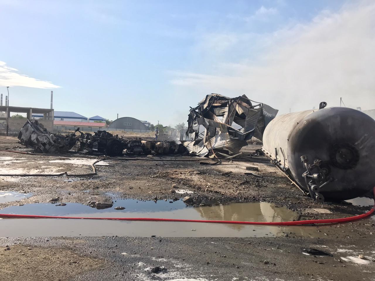 Атырау: Газ құю стансасында автоцистерна жарылды