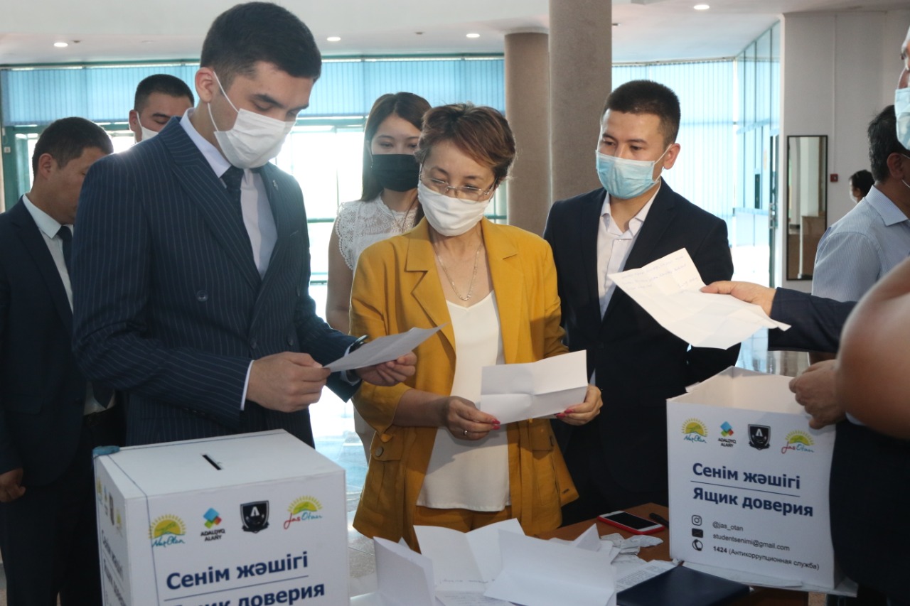 Түркістан: Сенім жәшігіндегі студент пікірлері назарға алына ма?