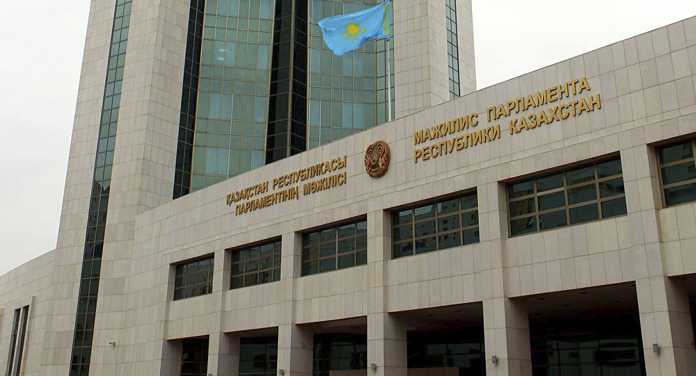 Мәжілісте республикалық бюджеттің атқарылуы жөнінде есеп қаралып жатыр