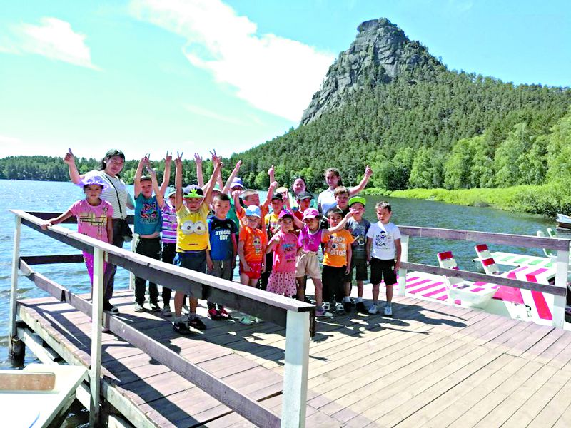 Балалар лагерінің бағы жанбай тұр