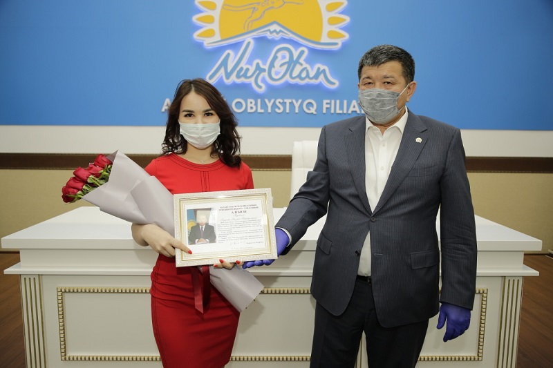 Атыраулық волонтерлар Елбасының алғыс хатына ие болды