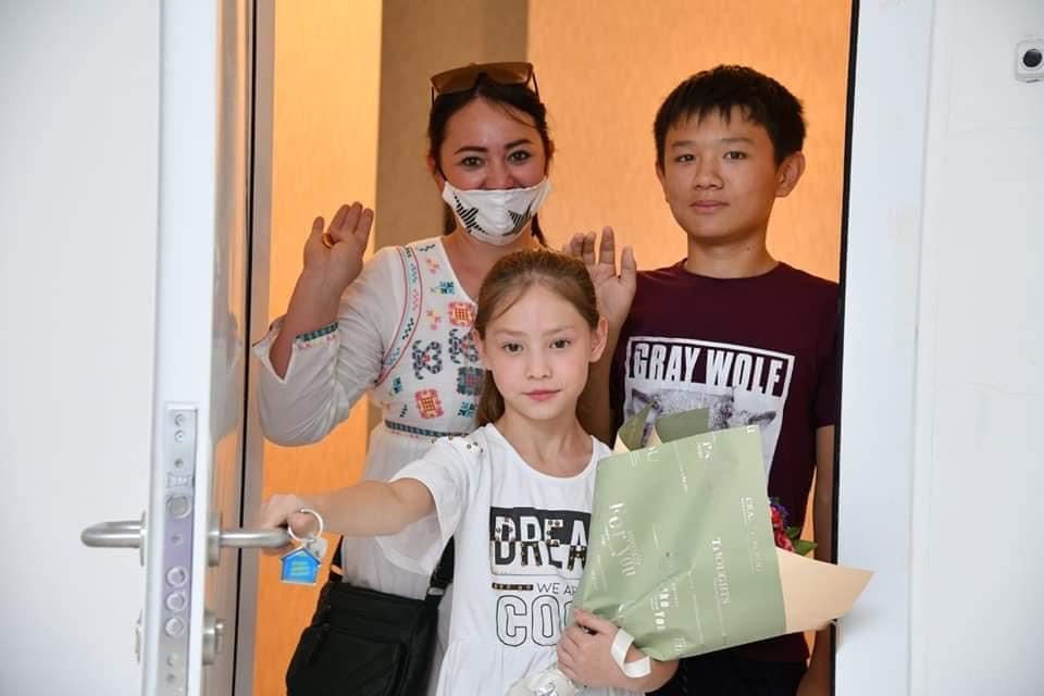 Шымкентте қала күніне орай 90 отбасы баспаналы болды