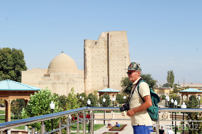 Өзбекстанда коронавирус жұқтырған туристерге 3000 доллар төленеді