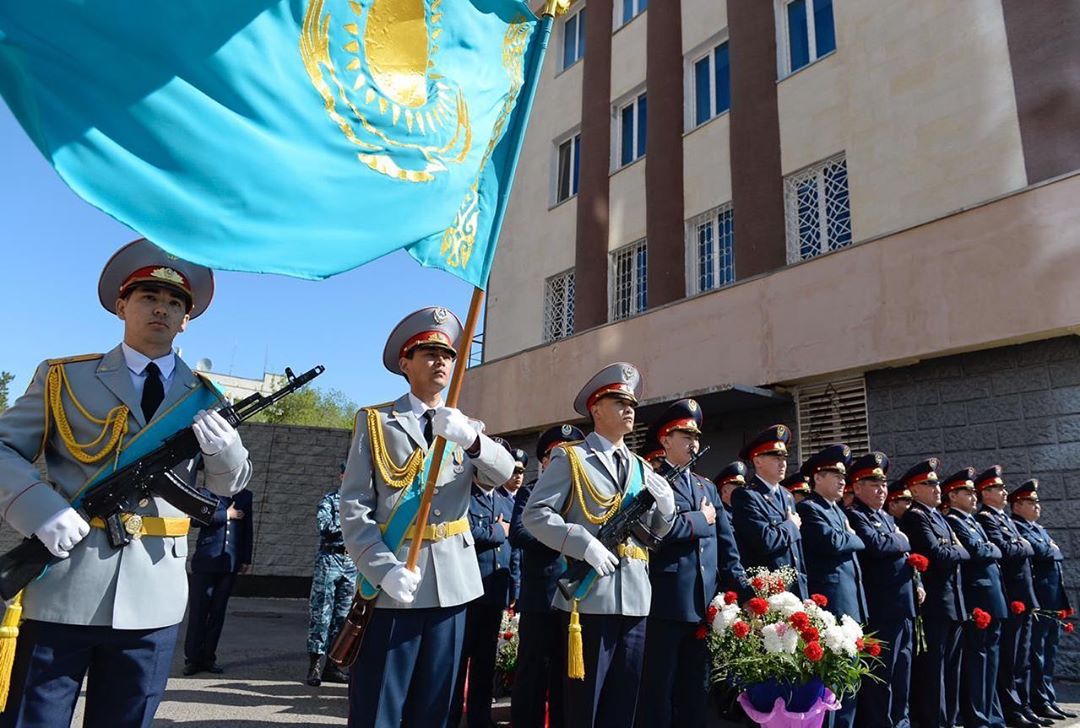 Павлодар облысының әкімі тәртіп сақшыларын құттықтады