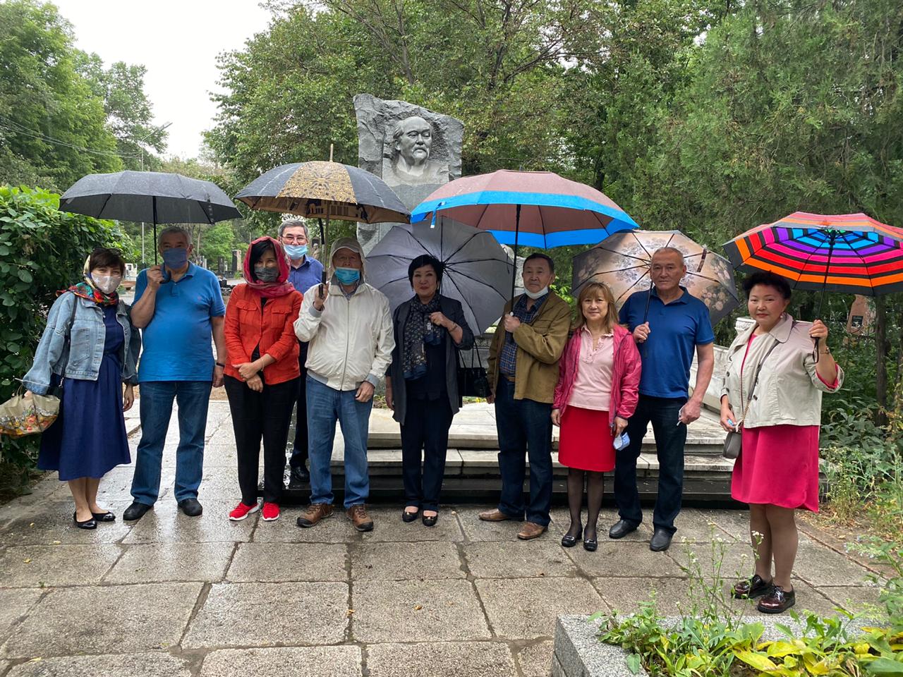 Алматыда Әуезовтің қайтқан күнін еске алды