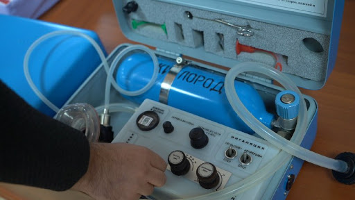 Оралда Бобров тыныс алу аппараты құрастырылады