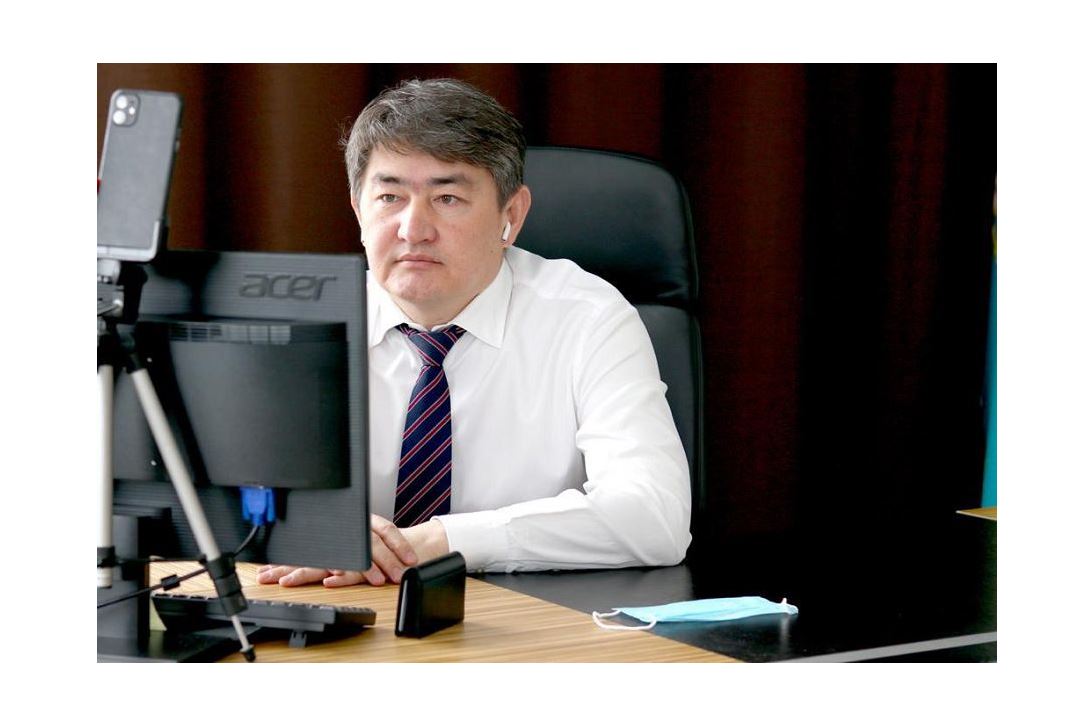 Қоғам белсенділерімен онлайн-кездесу өткізді