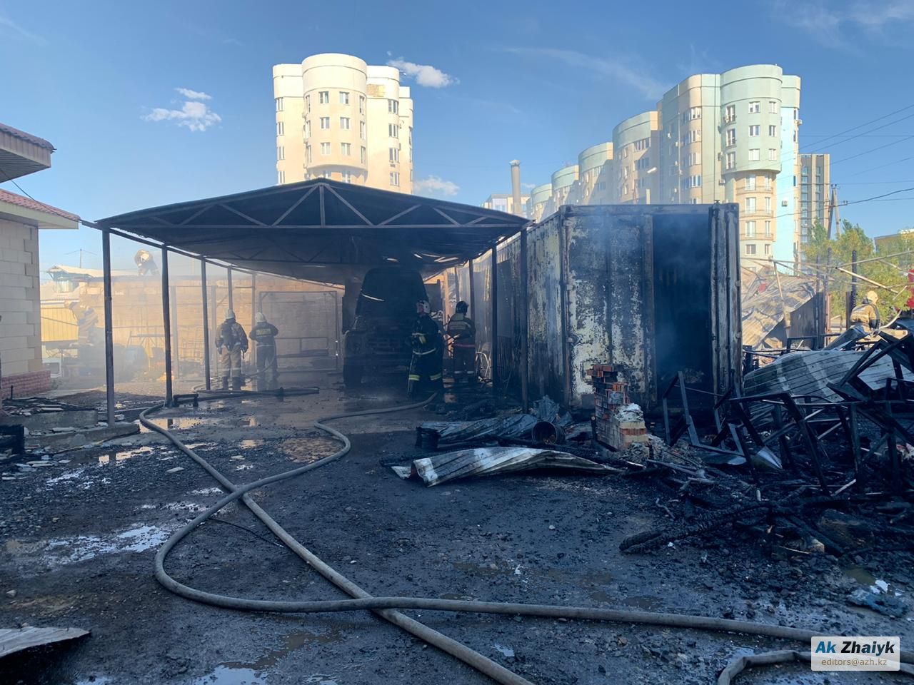 Атырауда жазғы дәмхана өртенді