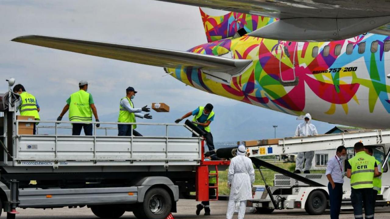 Алматыға дәрі тиеген ұшақтар келді