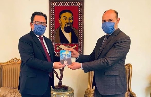 Каирде “Абайдың Қазақстан халқына өсиеттері” атты кітап жарық көрді