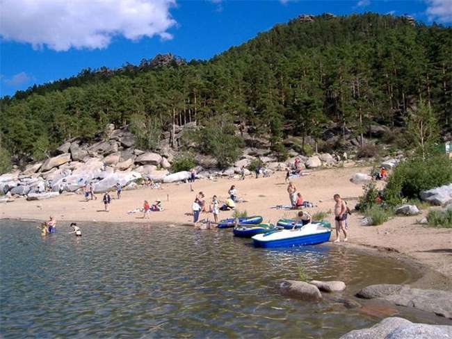 Үміт отын үрлейді