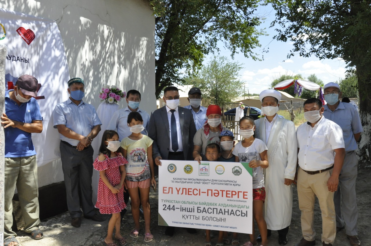 Түркістан облысында кәсіпкер көпбалалы отбасыға баспана тарту етті