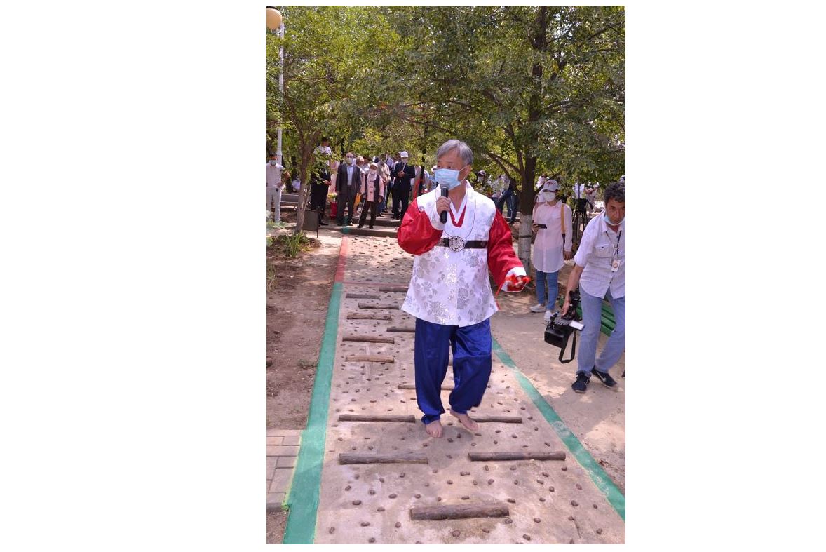 Жалаңаяқ жүретін гүлзар ашылды