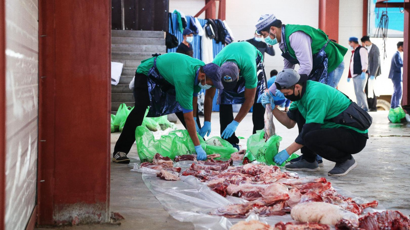 Алматыда 1200 мұқтаж жанға құрбандыққа шалынған ет таратылды