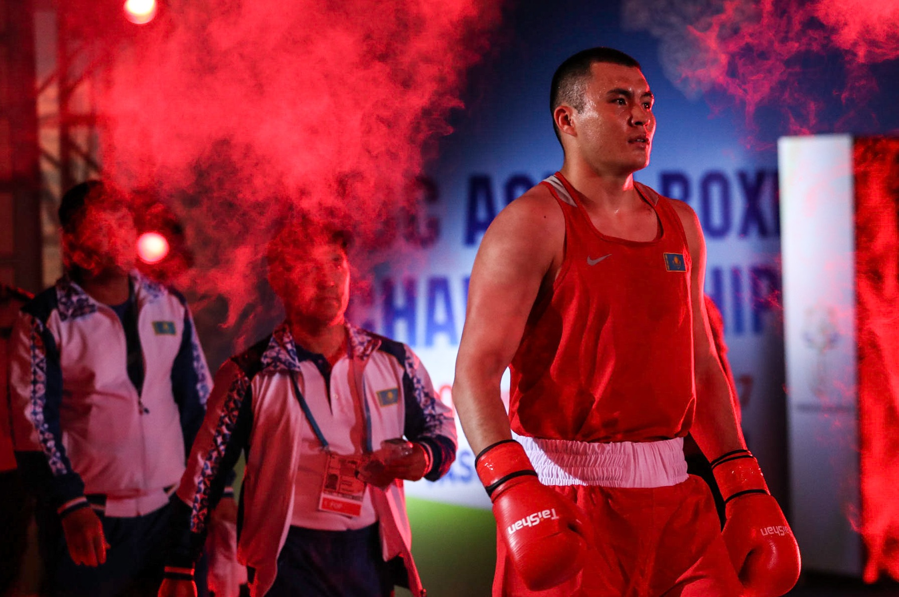 Капитан кәсіпқой боксқа ауысты