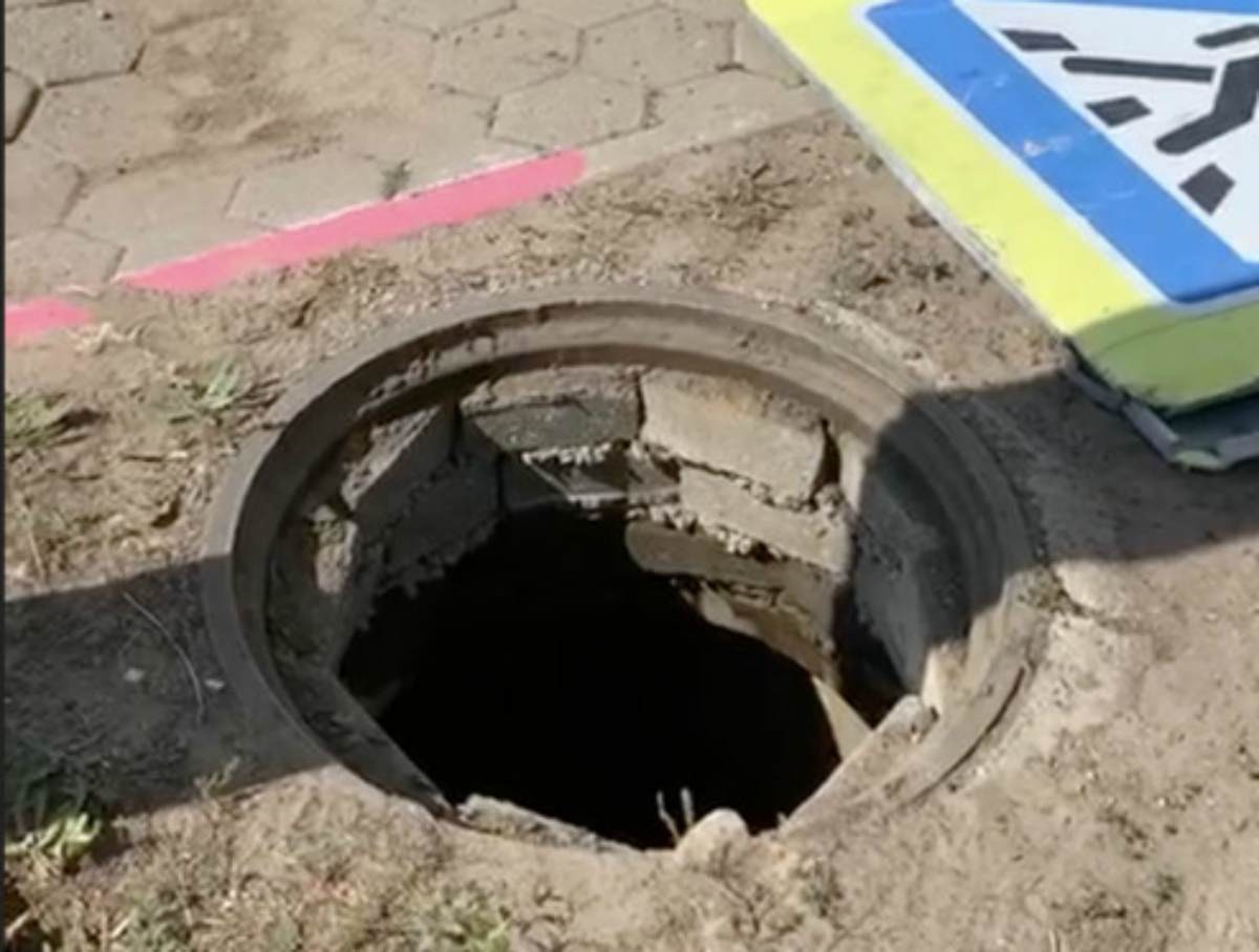 Атырауда 1 жастағы сәби құдыққа құлап кетті