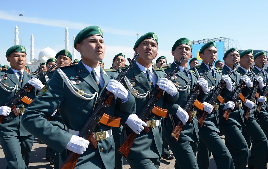 Офицерлер ұстаханасы