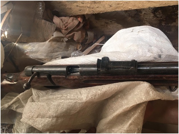 Әкелі-балалылардың үйлерінен кептірілген қарасора мен тіркелмеген қарулар тәркіленді