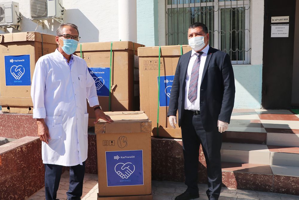 "ҚазТрансОйл" медициналық мекемелерге ӨЖЖ аппараттарын алып берді