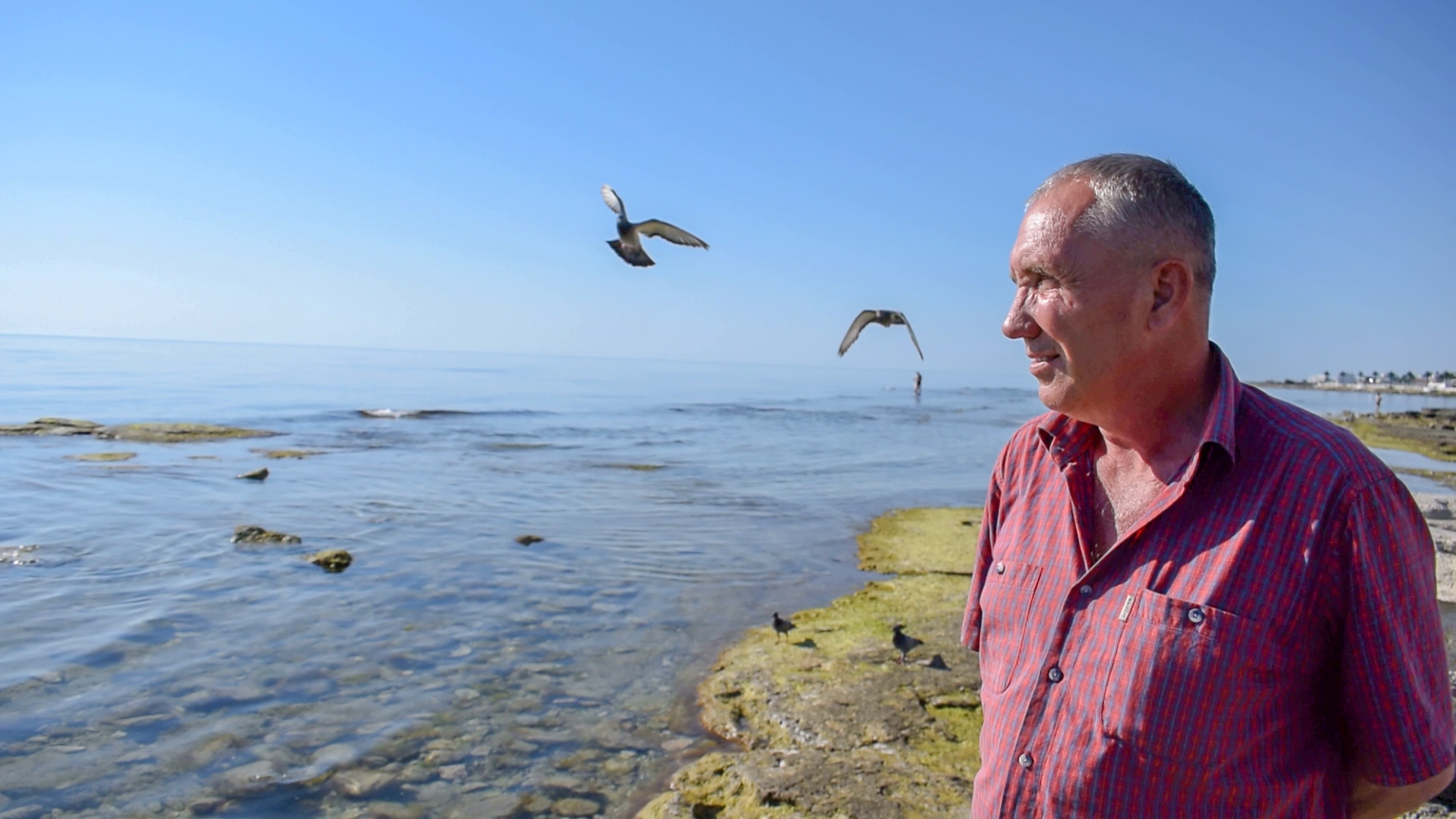 Адамдар тек телефонға үңіліп отыр – 20 жылын түрмеде өткізген азамат бостандыққа шықты