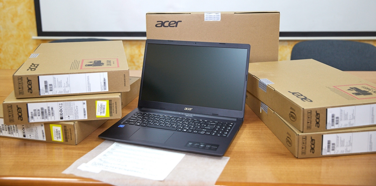 Алматыда 50 мыңнан астам оқушы мен мұғалімге компьютерлік техника берілді