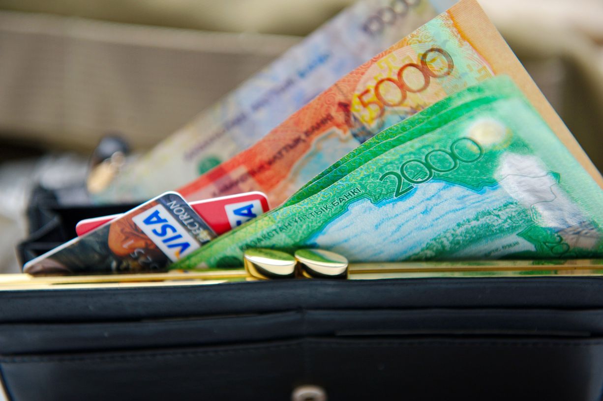 ТЖ кезінде 4,6 млн және карантин кезінде 2,4 млн қазақстандық 42 500 теңге алды