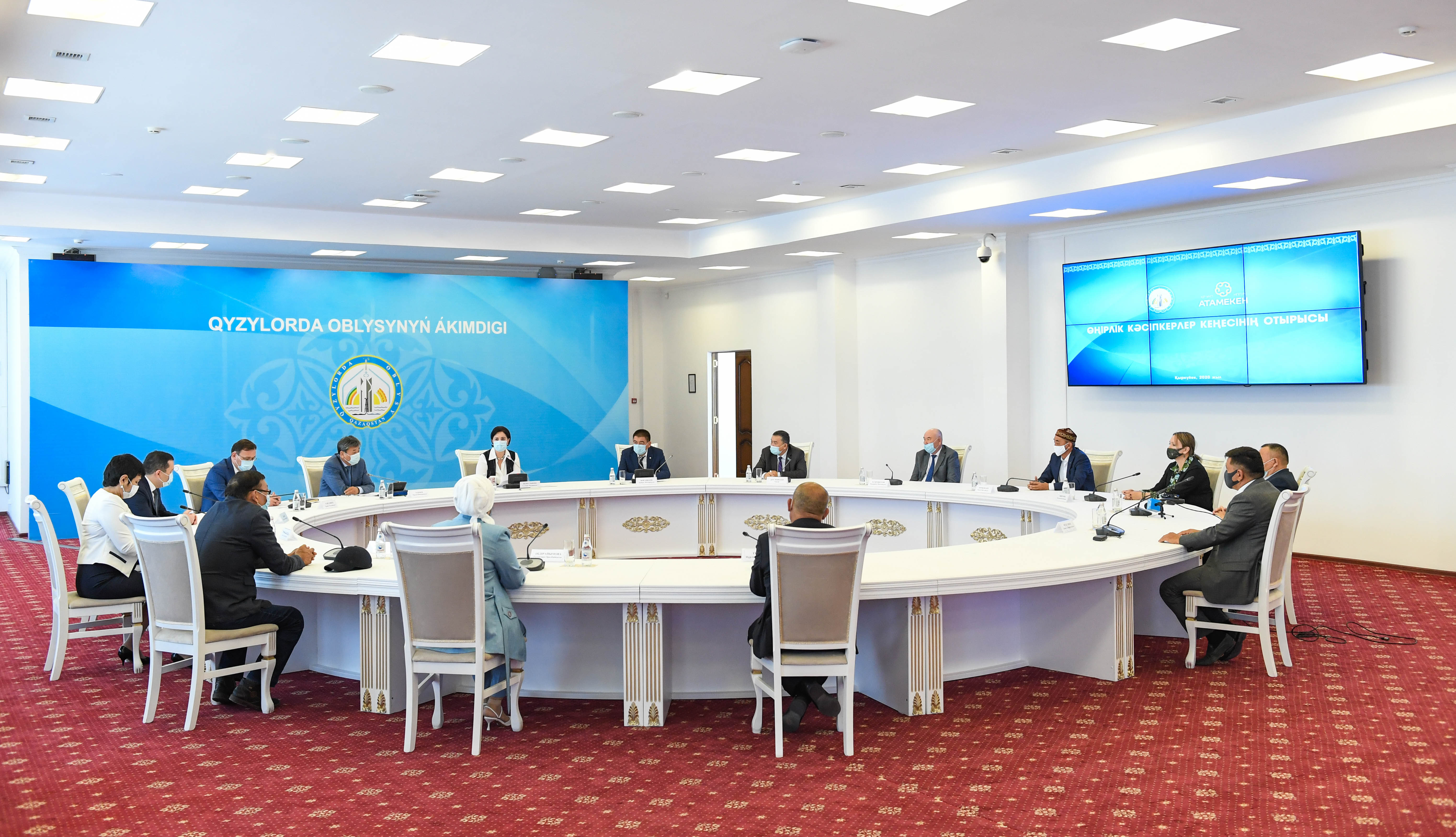 Облыс әкімі өңірлік кәсіпкерлер кеңесінің мүшелерімен кездесті