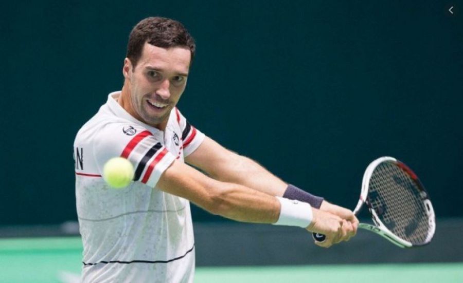 Біреуі жеңіп, біреуі жеңілді