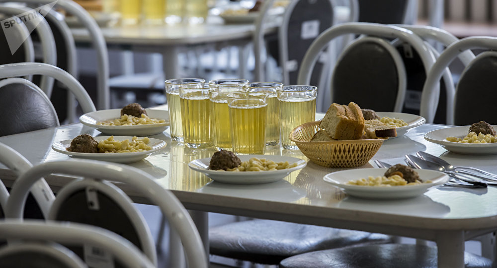 Қостанай облысында 11 адам мектеп асханасында уланып, ауруханаға түсті