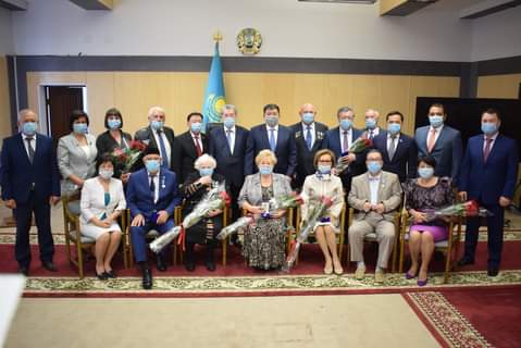 Атырауда бір топ азамат мерекелік медальмен марапатталды