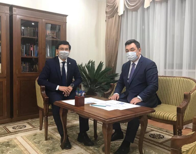 Түркі академиясының басшысы Асхат Аймағамбетовпен кездесті