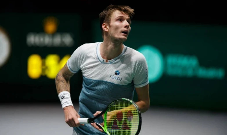 Александр Бублик ширек финалға шықты